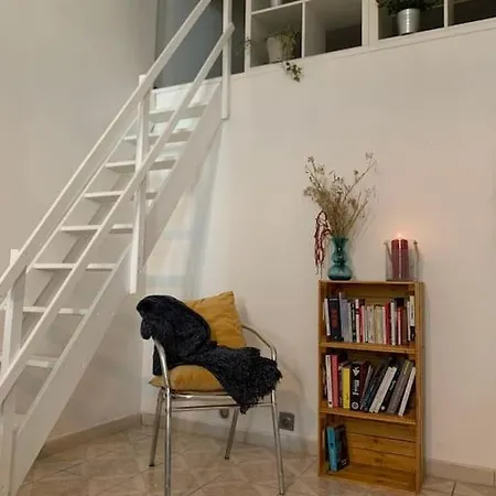 Petit Boucan 47m2 Dans Le Coeur Du Panier Apartment